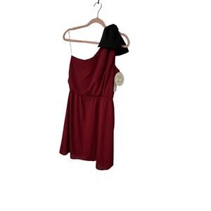 5/$25 NWT Entourage Boutique Burgundy One Shoulder Dress- Size Medium